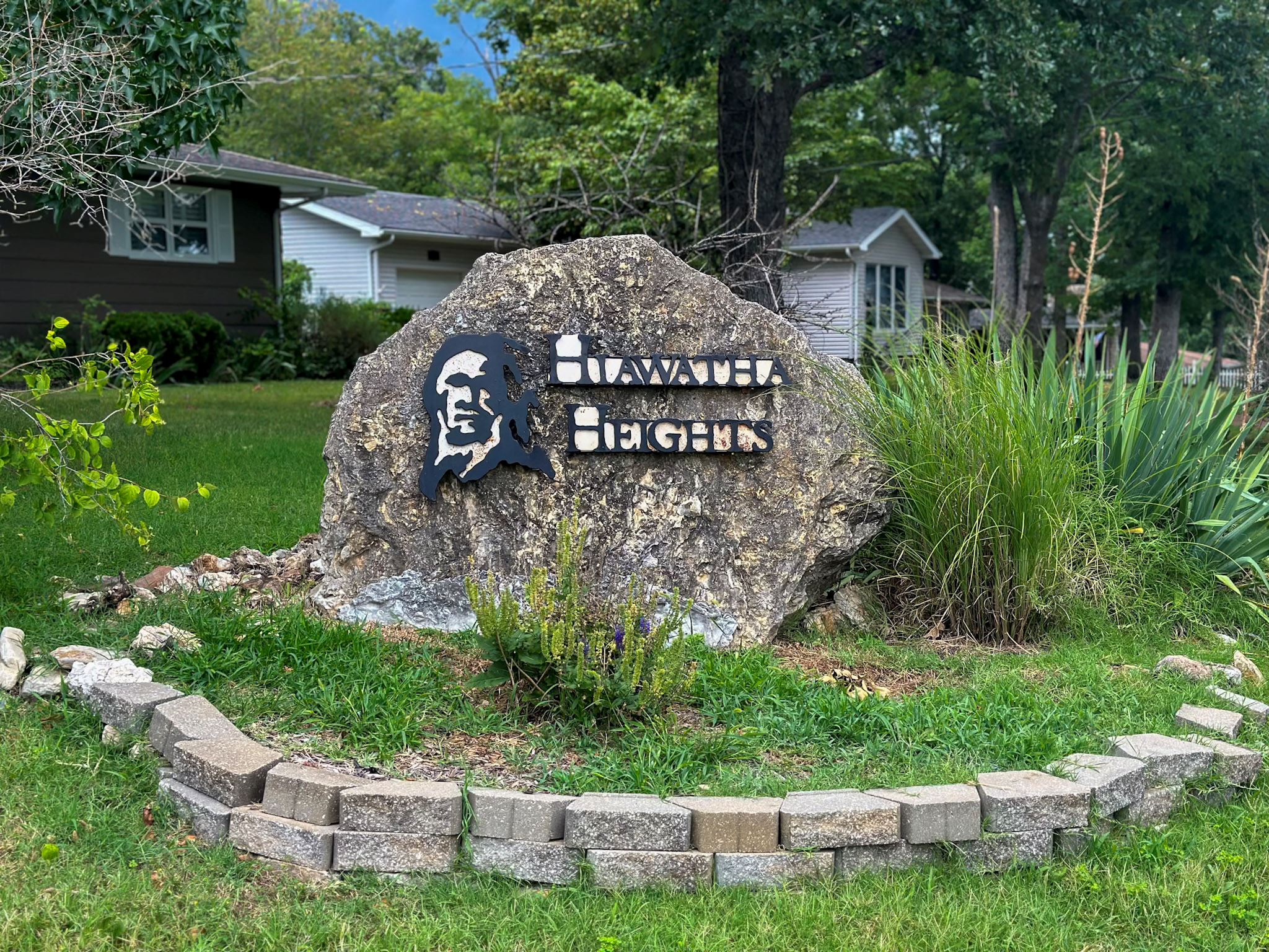 Hiawatha Heights Neighborhood